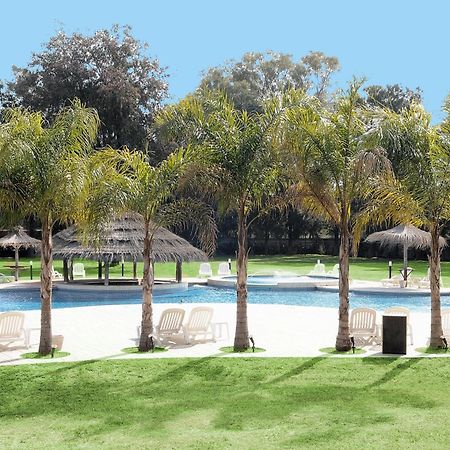 Howard Johnson Pilar Resort Spa & Convention Center מראה חיצוני תמונה