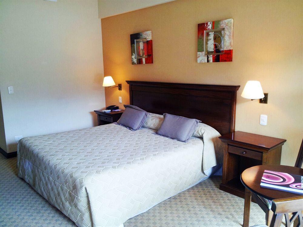 Howard Johnson Pilar Resort Spa & Convention Center מראה חיצוני תמונה