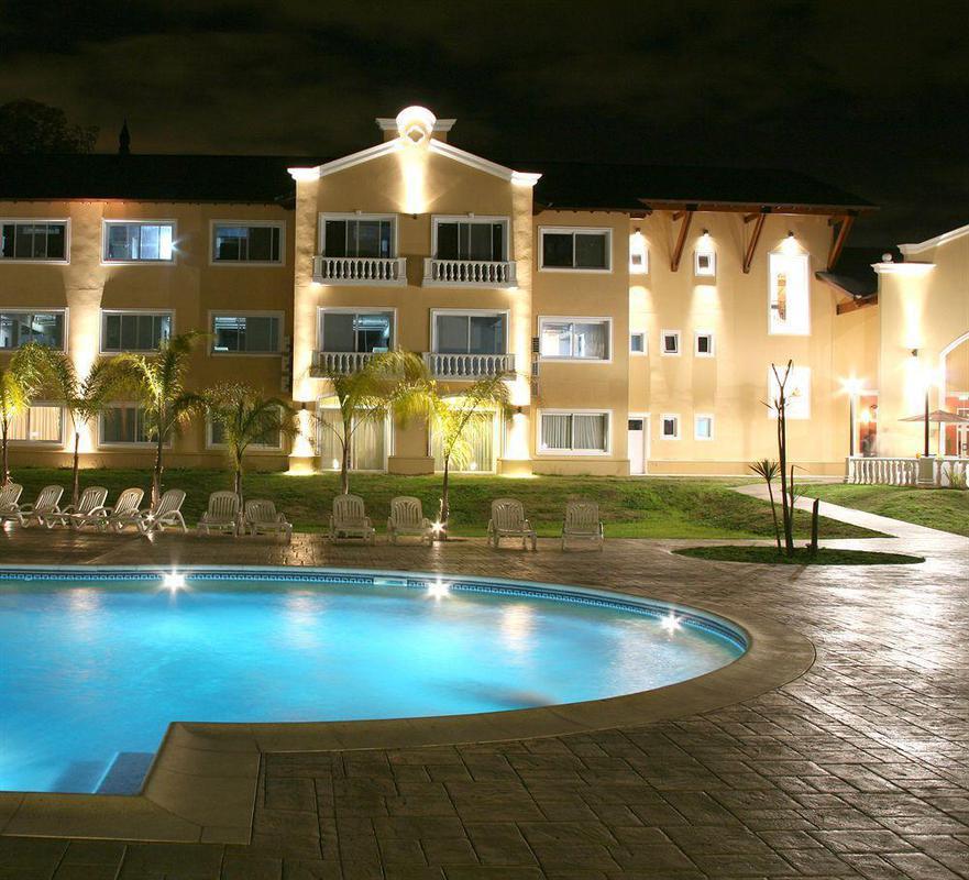 Howard Johnson Pilar Resort Spa & Convention Center מראה חיצוני תמונה